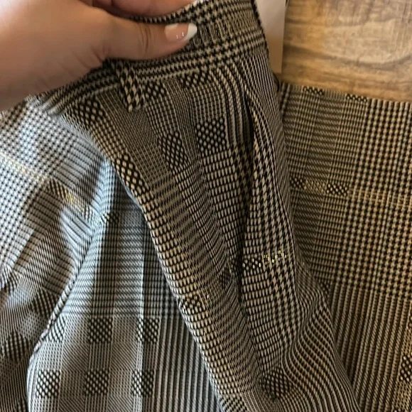 Burberry pants NWT SIZE 48 US